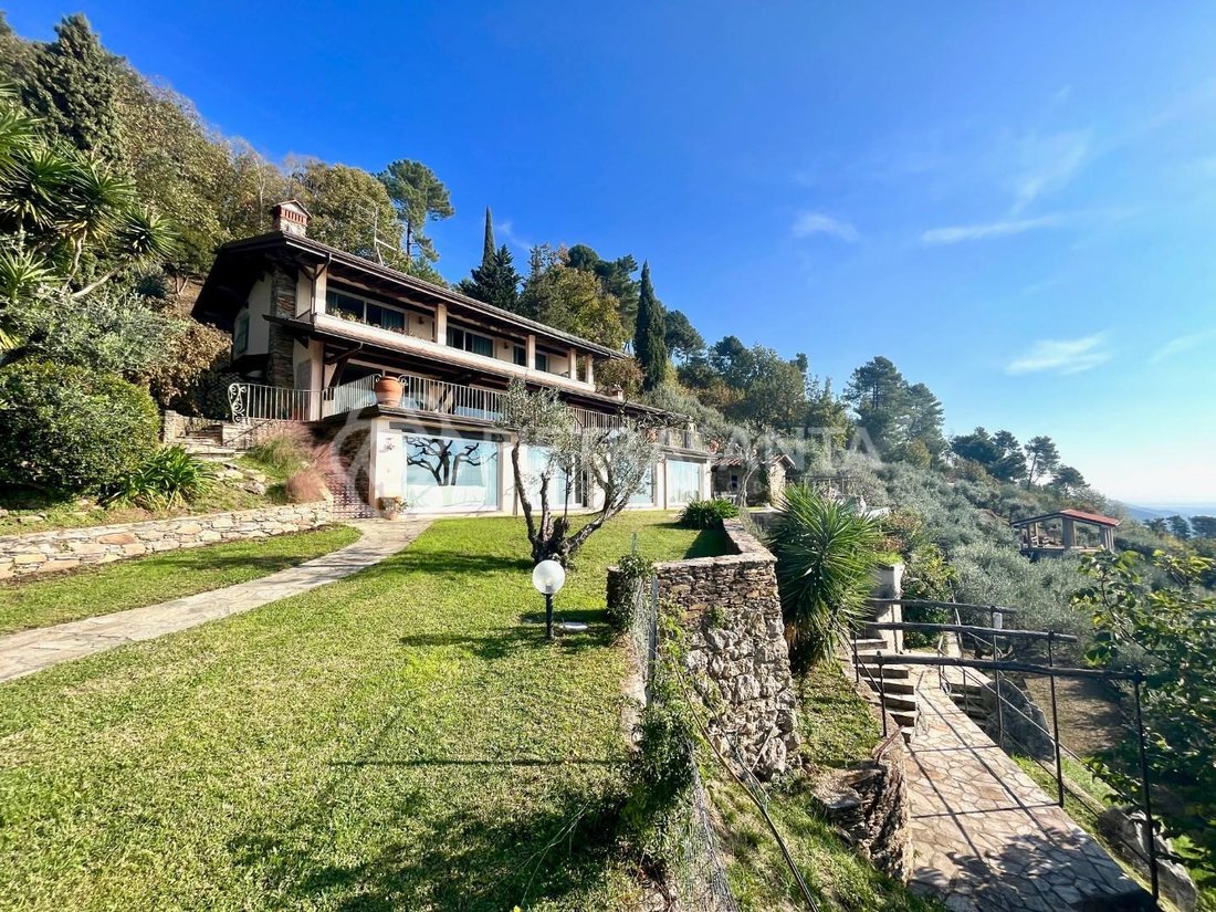 Country House in Pietrasanta, Tuscany, Italy 1 - 18561666
