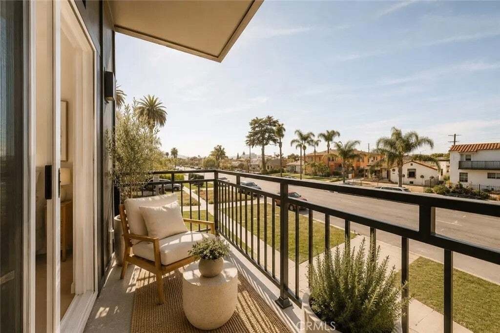 Los Angeles, California, United States 5 - 18562322