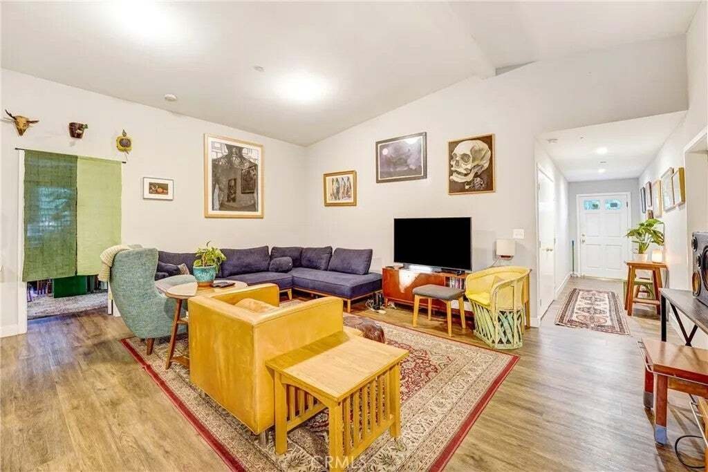 East Los Angeles, California, United States 3 - 18559203
