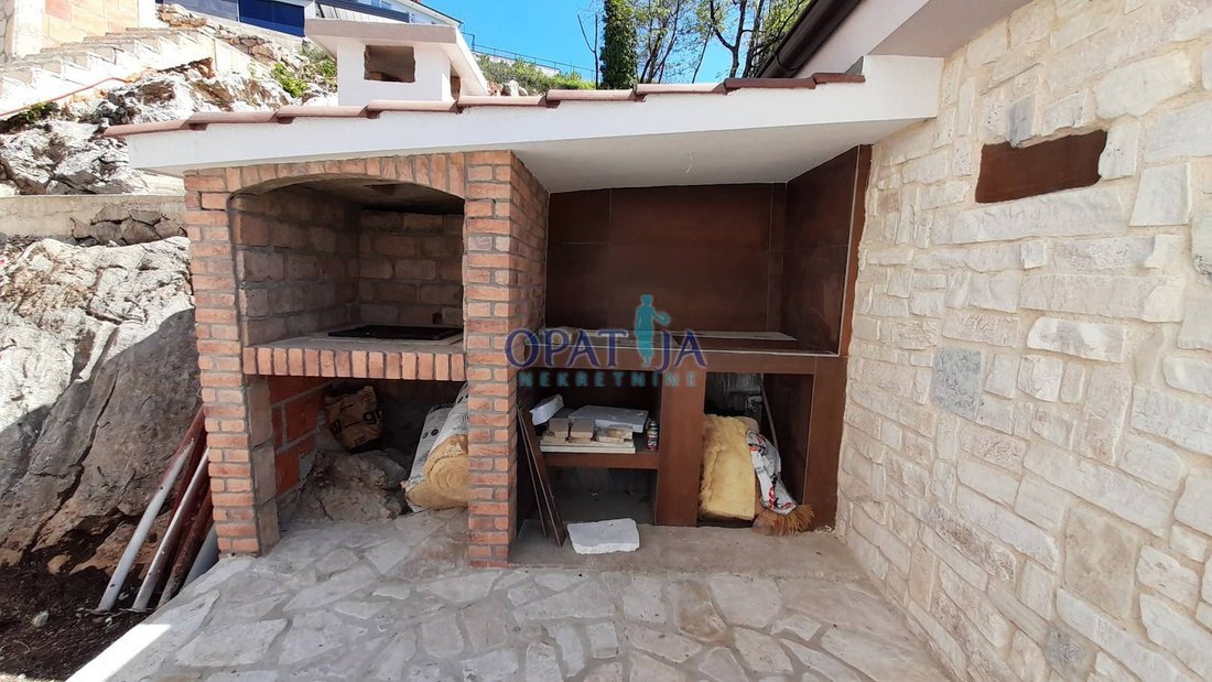 Apartment in Mjesni odbor Kastav, Grad Kastav, Primorje-Gorski Kotar County 3 - 18560640