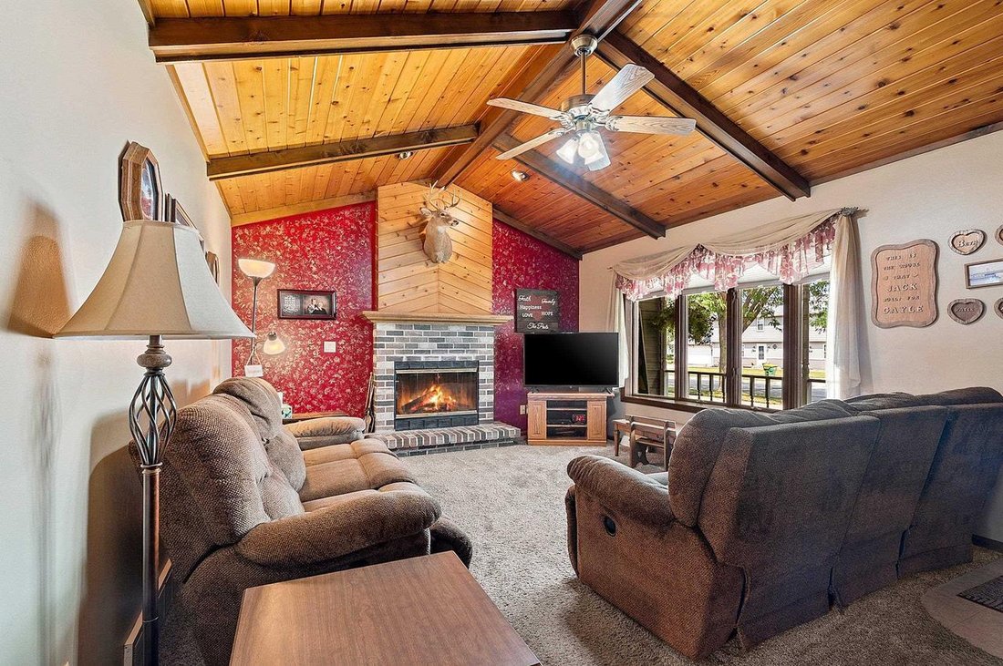 House in Ashwaubenon, Wisconsin, United States 5 - 18558224