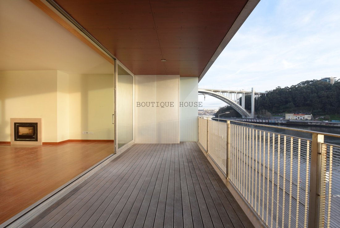 Apartment in Lordelo do Ouro e Massarelos, Porto District, Portugal 1 - 18560057