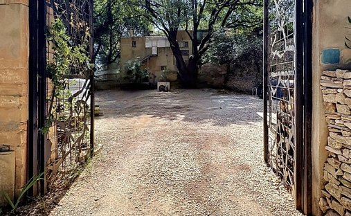 House in Apt, Provence-Alpes-Côte d'Azur, France 1