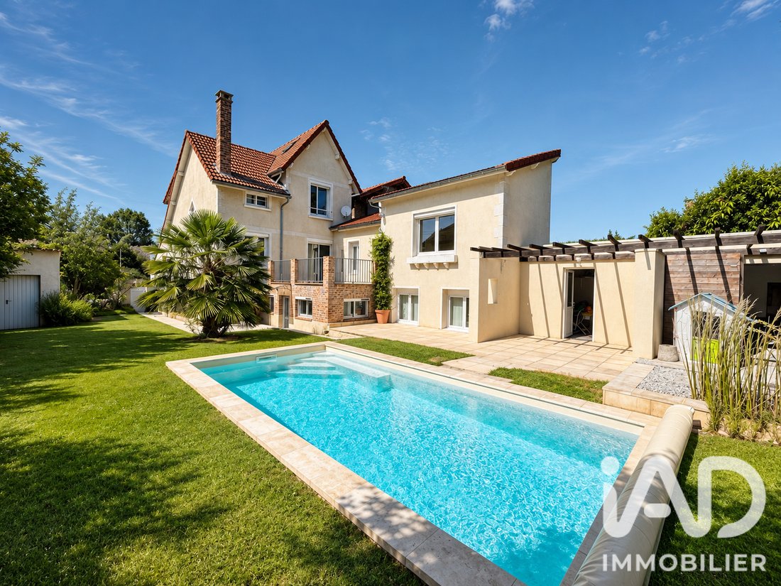 House in Parmentier, Sainte-Genevieve-des-Bois, France 1 - 18438635