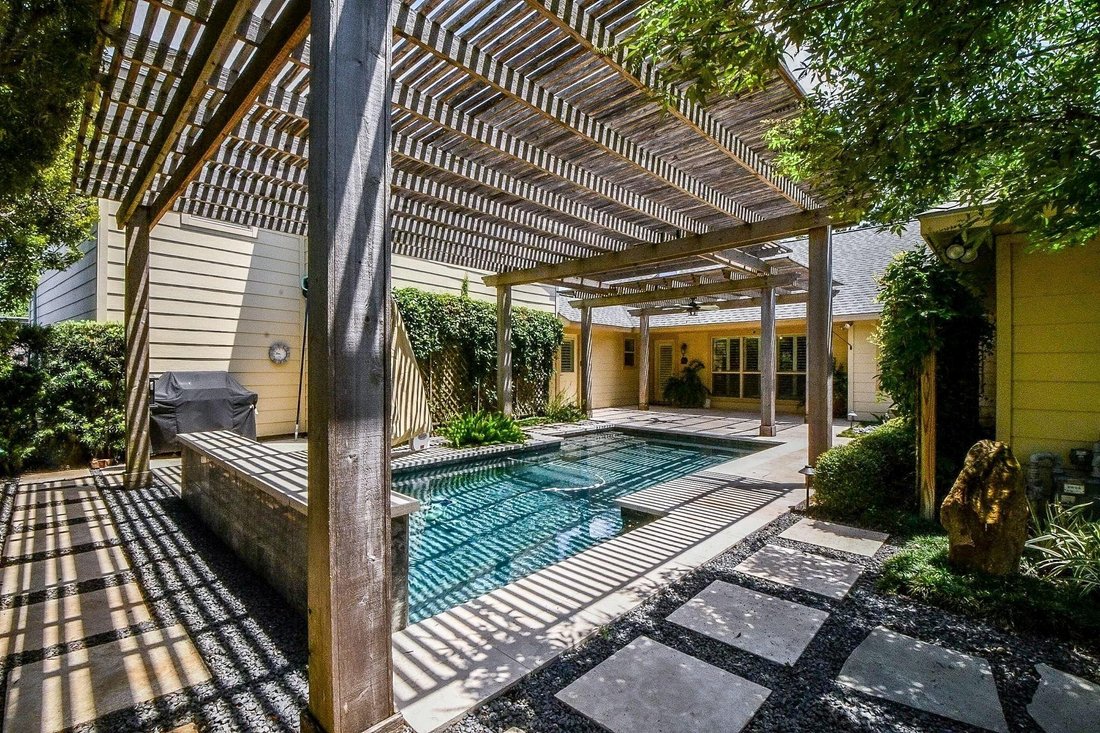 House in Houston, Texas, United States 4 - 18563037
