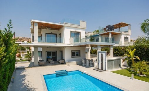 House in Agios Tychon, Limassol, Cyprus 1