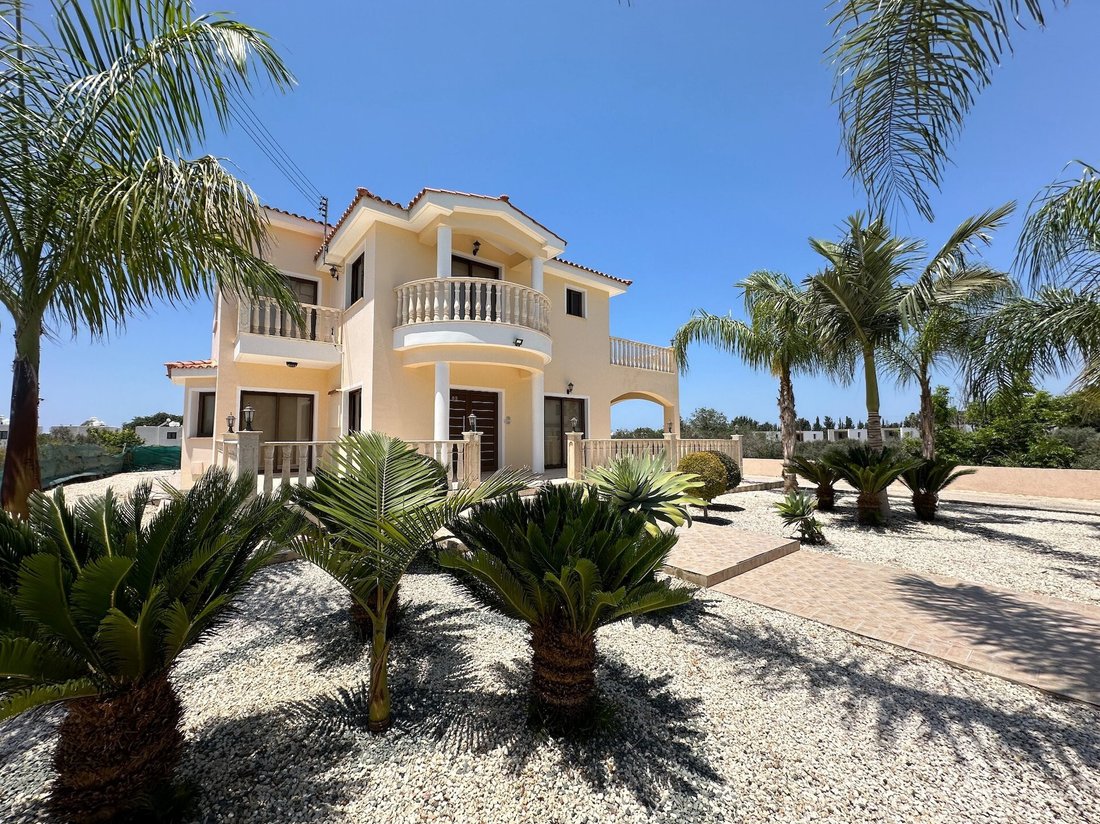 Villa in Chloraka, Paphos, Cyprus 2 - 14615050