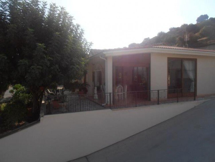 Bungalow in Foinikaria, Limassol, Cyprus 2 - 13004823