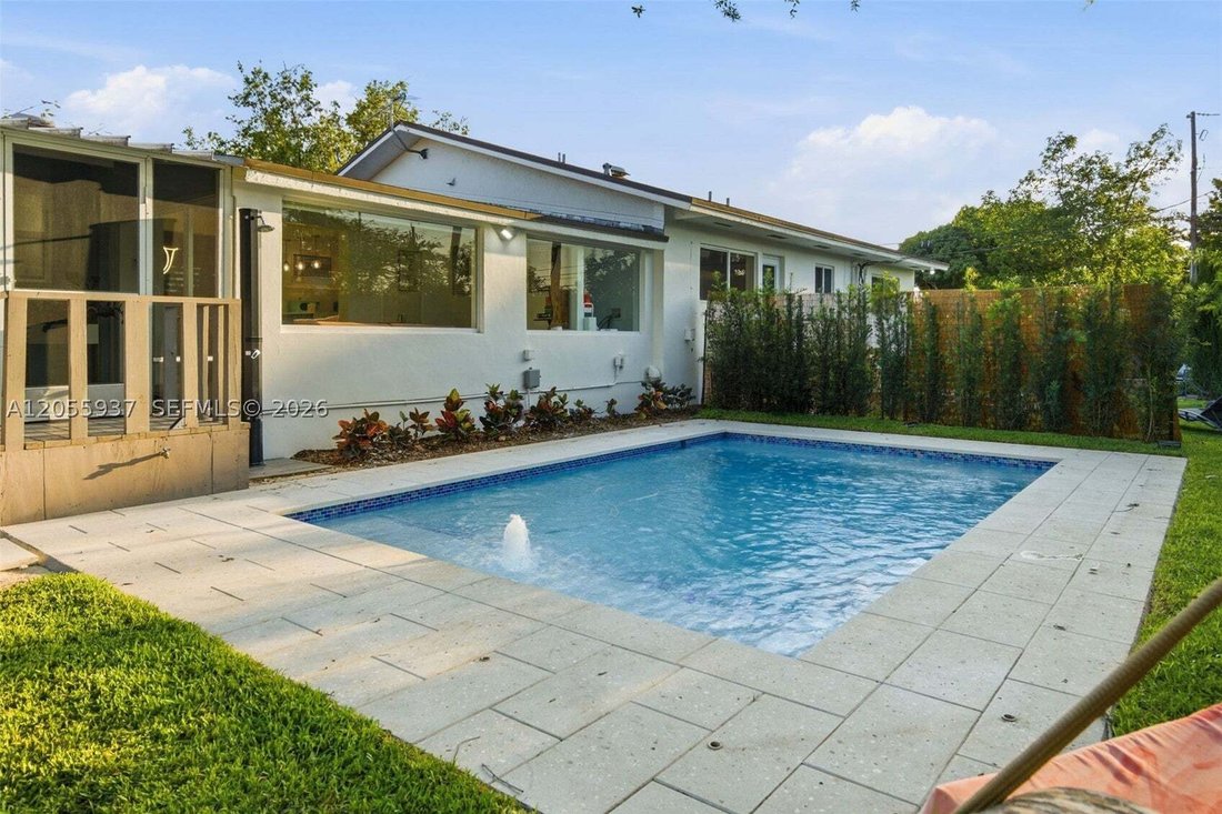 House in Miami, Florida, United States 1 - 18561982