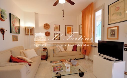 Apartment in Centro, Forte dei Marmi, Tuscany 1