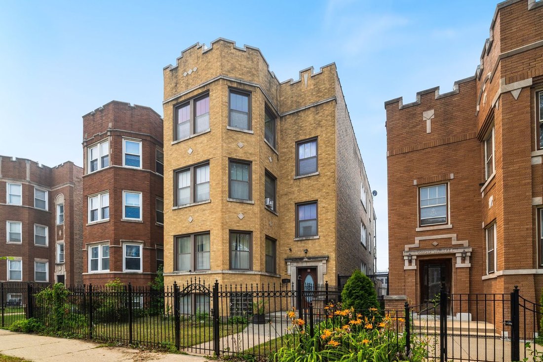 Chicago, Illinois, United States 1 - 18562563