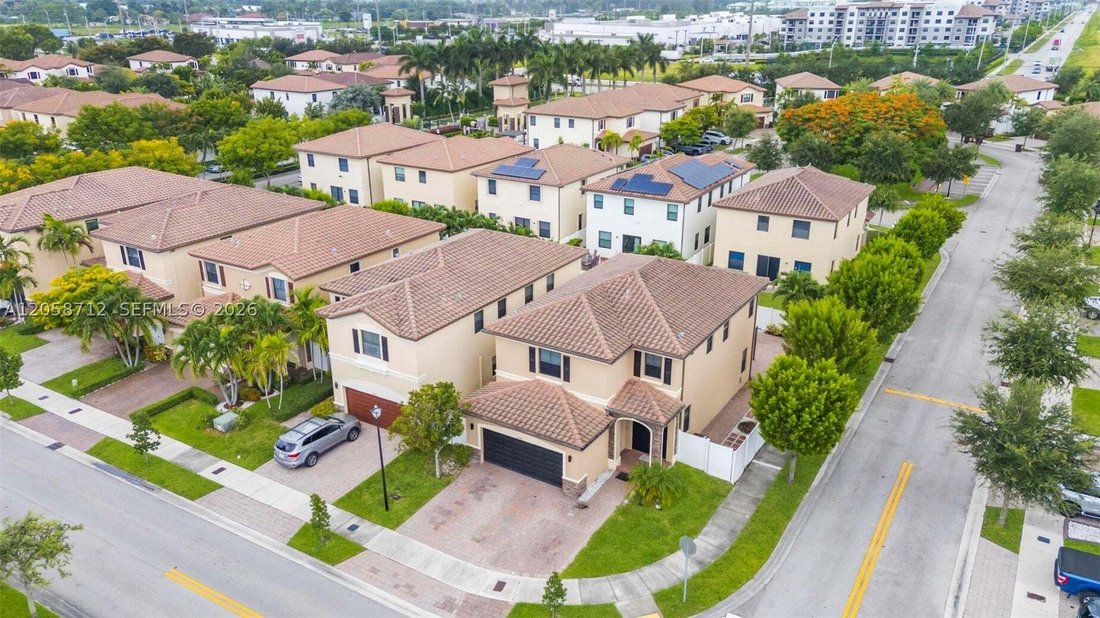 House in Miami Lakes, Florida, United States 5 - 18561963