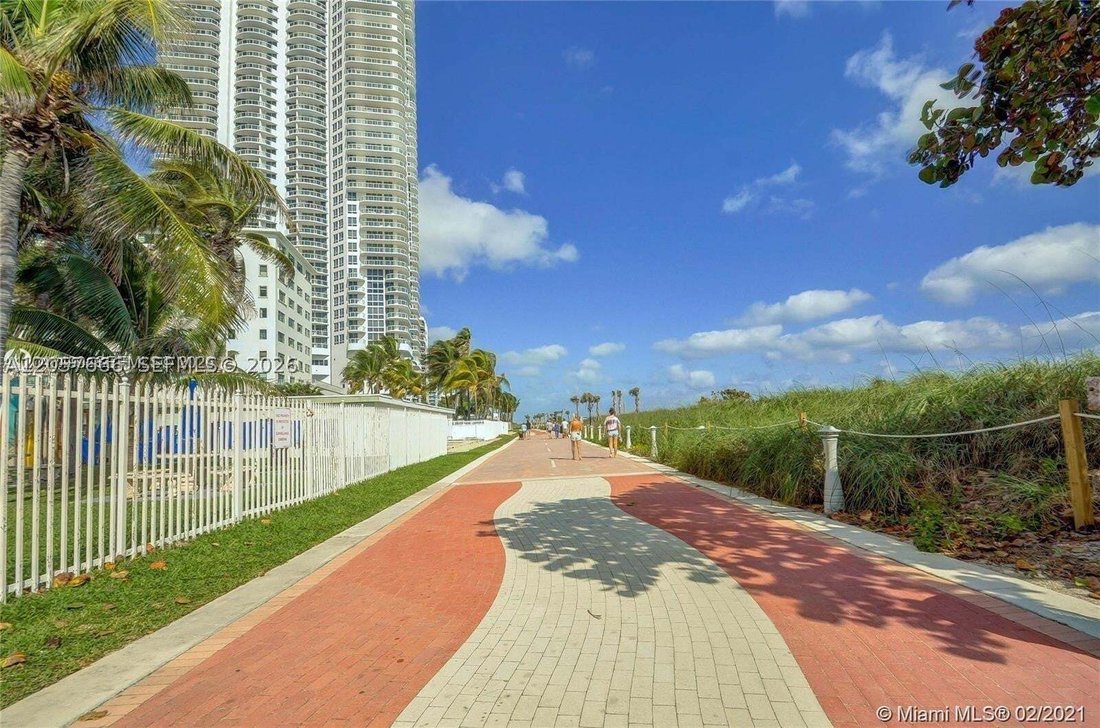Condo in Miami Beach, Florida, United States 4 - 18562022
