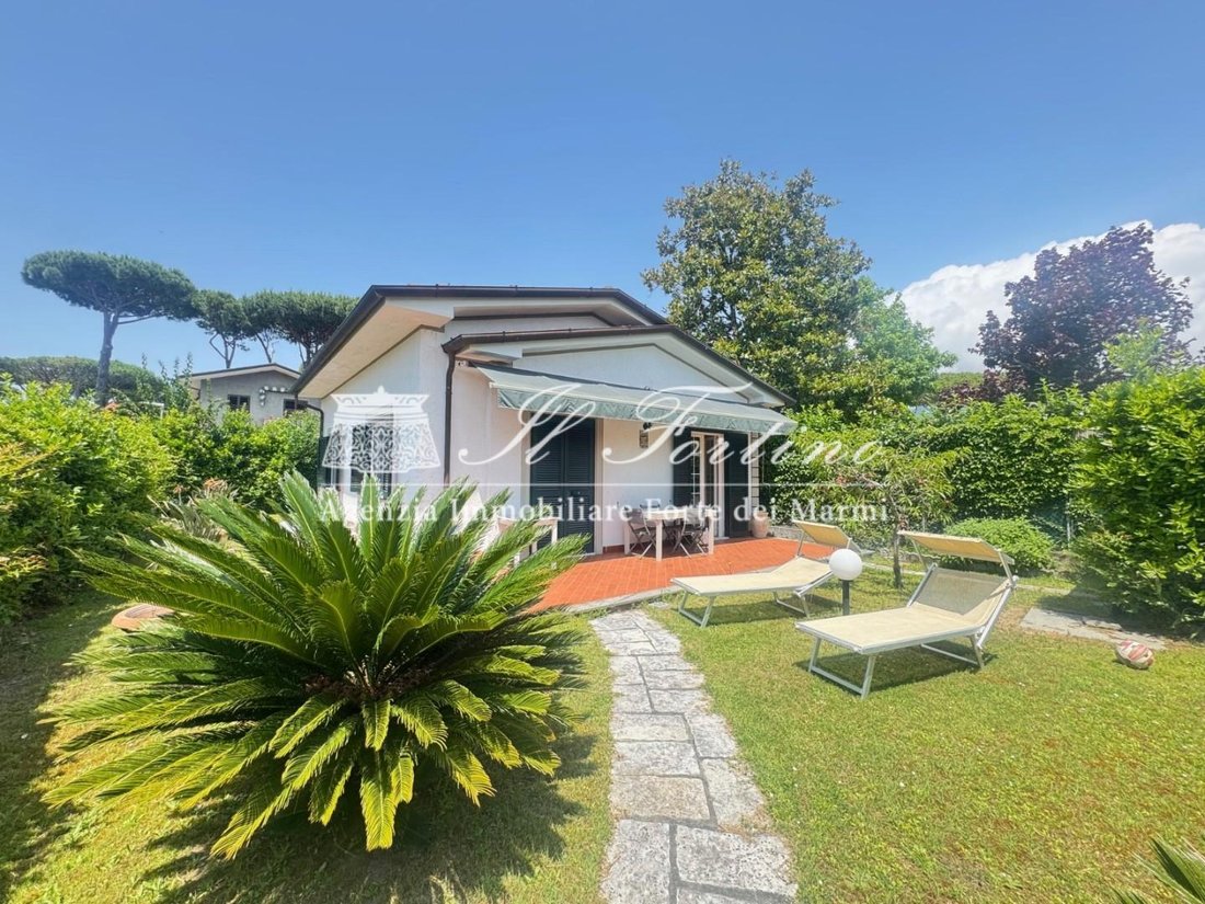 House in Vittoria Apuana, Forte dei Marmi, Tuscany 1 - 18511967