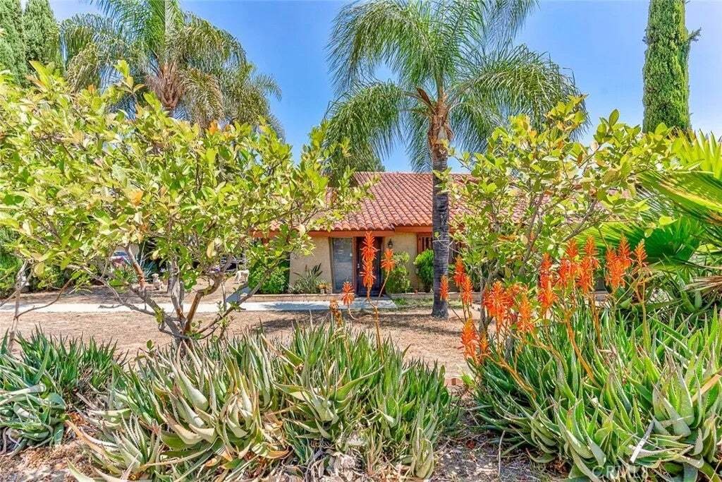 Rowland Heights, California, United States 2 - 18562500