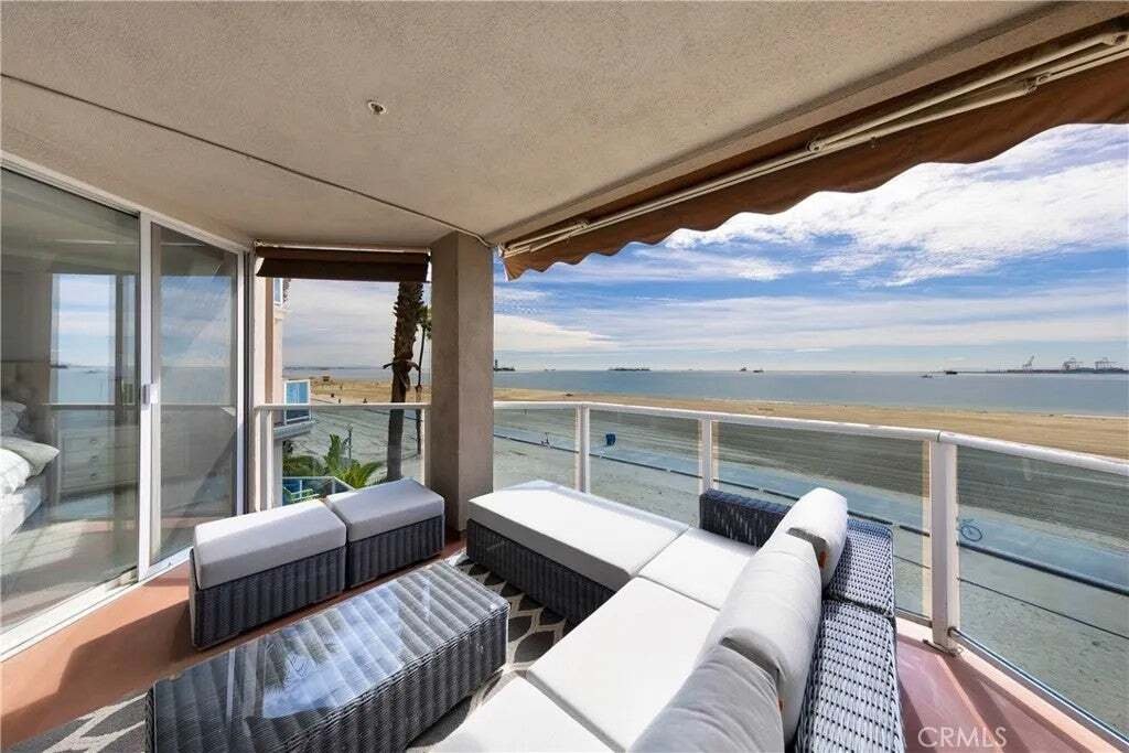 Condo in Signal Hill, California, United States 3 - 18562265