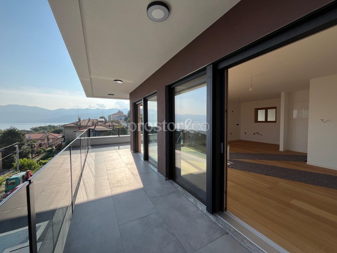 Apartment in Mjesni odbor Kantrida, Grad Rijeka, Primorje-Gorski Kotar County 1 - 18560378