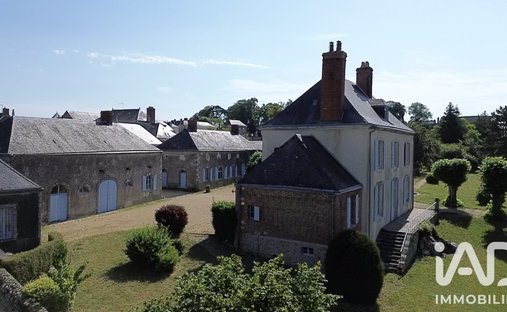 House in Sainte-Suzanne, Sainte-Suzanne-et-Chammes, France 1