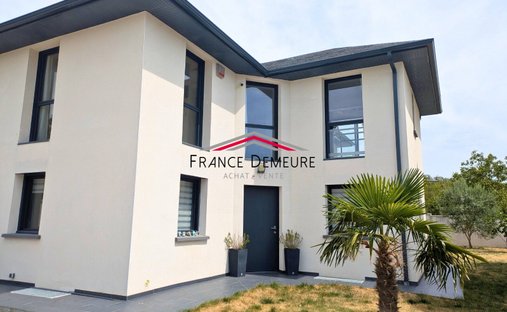 House in Emy les Pres, Cormeilles-en-Parisis, France 1