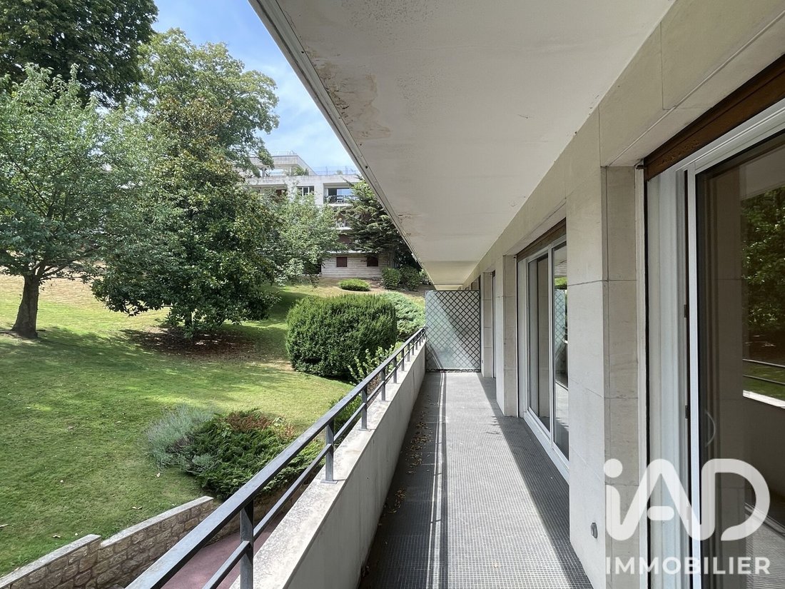 Apartment in Thierry-Saint-Cloud, Ville-d'Avray, France 1 - 18567722