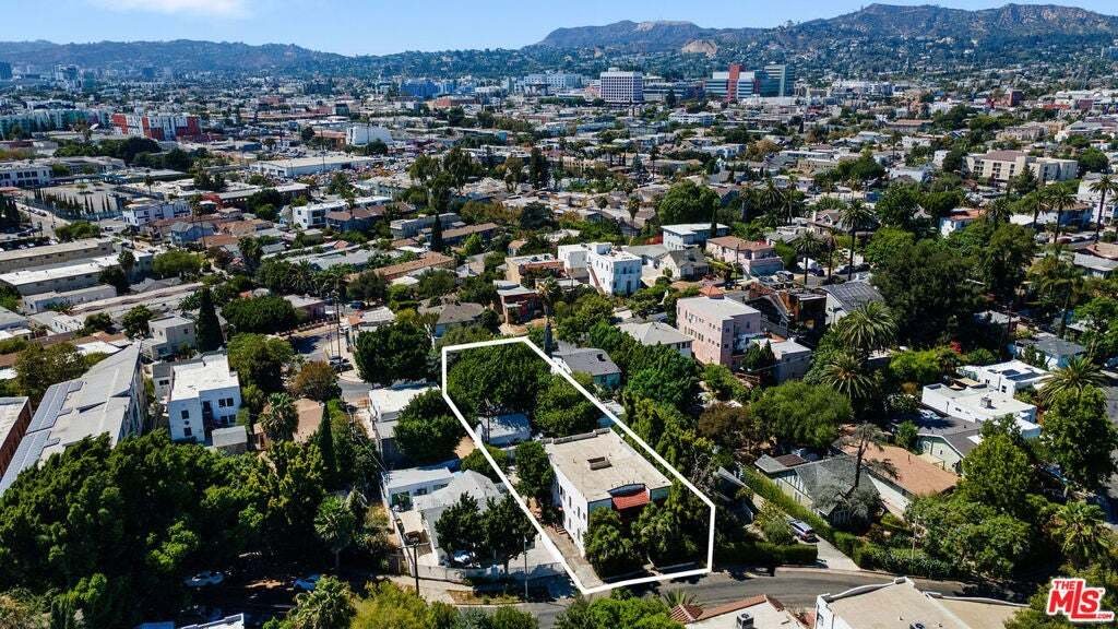 Los Angeles, California, United States 5 - 18561222