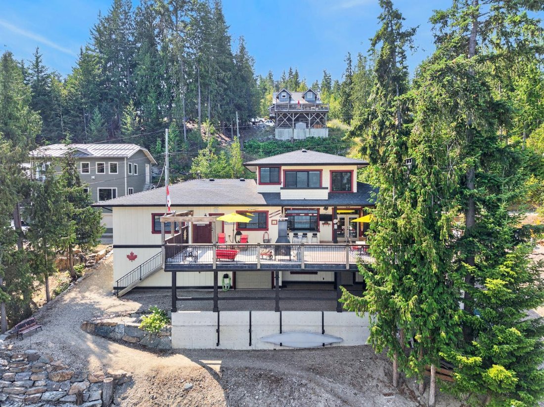 House in Eagle Bay, British Columbia, Canada 4 - 18565953