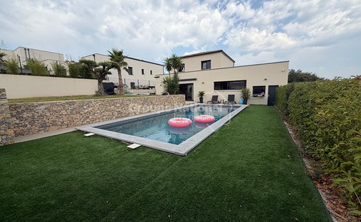 Villa in Camplanier, Nimes, France 1