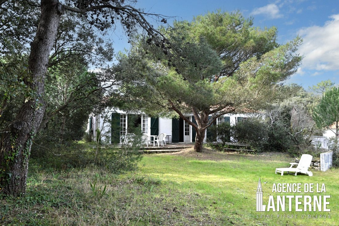 House in Saint-Georges-d'Oleron, Nouvelle-Aquitaine, France 1 - 18564312