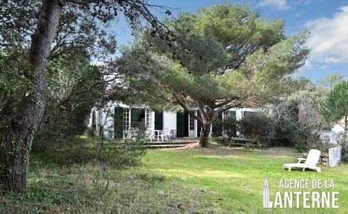 House in Saint-Georges-d'Oleron, Nouvelle-Aquitaine, France 1
