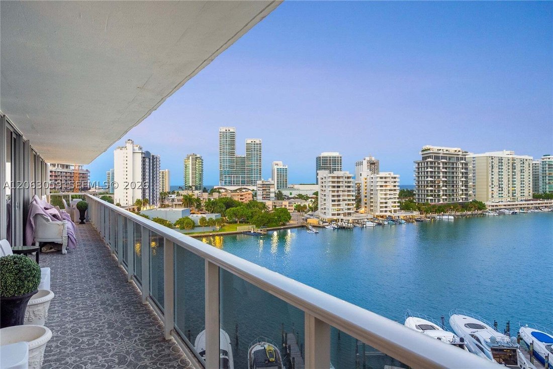 Condo in Miami Beach, Florida, United States 5 - 18561983