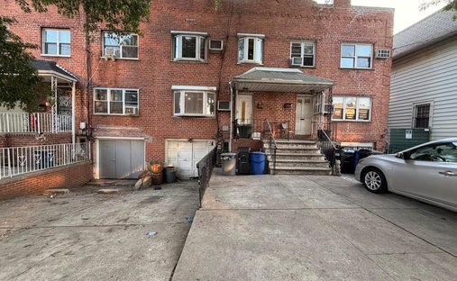 House in New York, New York, United States 1