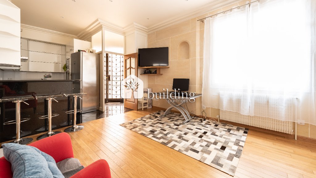 Apartment in Grange Aux Belles-Terrage, Paris 10e Arrondissement, Paris 3 - 18565898