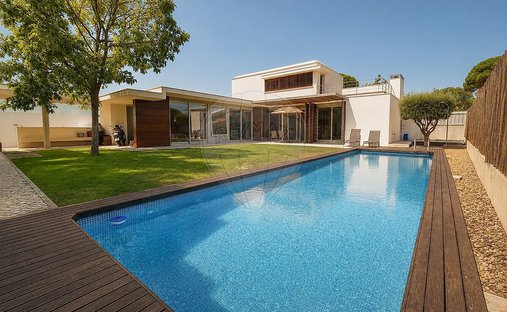 House in Sesimbra (Castelo), Setubal, Portugal 1