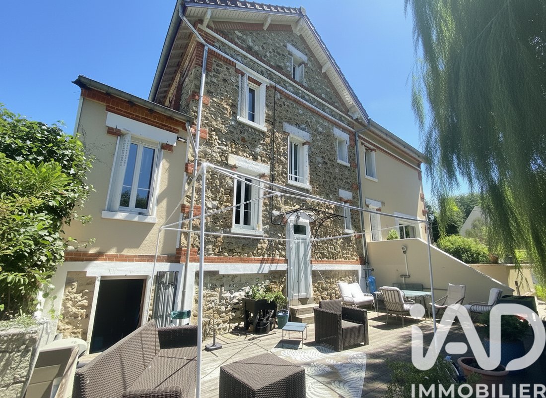 House in Ouest, Ecouen, France 1 - 18221827