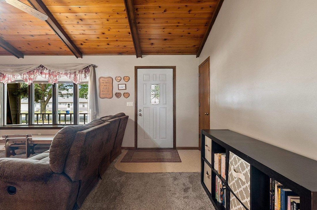 House in Ashwaubenon, Wisconsin, United States 4 - 18558224
