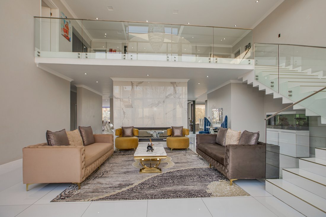 House in Chartwell, Gauteng, South Africa 4 - 18560308