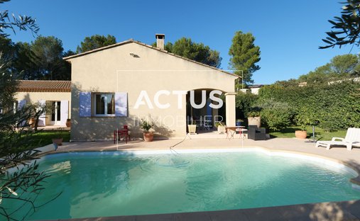 House in Nord, Pelissanne, France 1