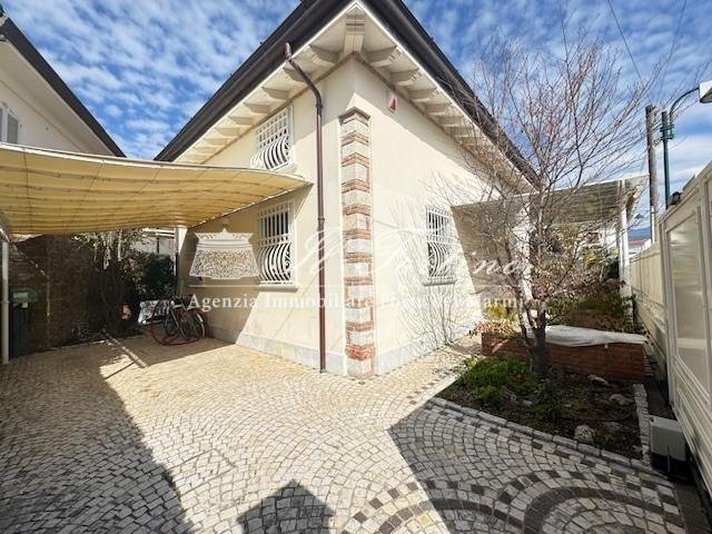 Villa in Center, Forte dei Marmi, Tuscany 1 - 17294983