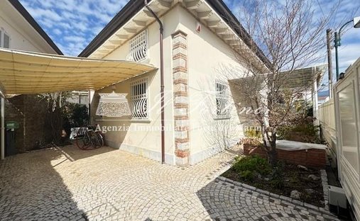 Villa in Center, Forte dei Marmi, Tuscany 1