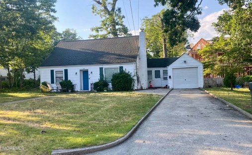 House in Oakhurst, New Jersey, United States 1