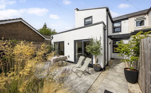 House in Charlton Kings, England 1