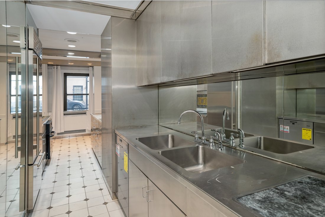Co Op in New York, New York, United States 5 - 18563064