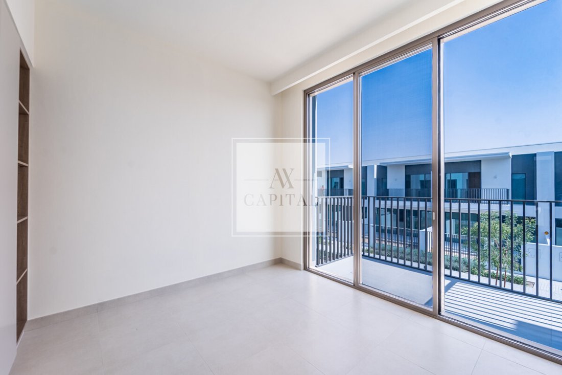 Townhouse in Ud al Bayda, Dubai, United Arab Emirates 3 - 18563608