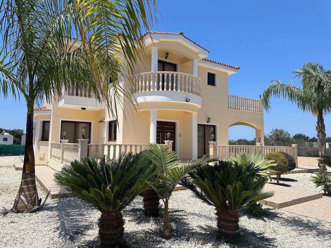 Villa in Chloraka, Paphos, Cyprus 3 - 14615050