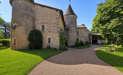 House in Montbron, Nouvelle-Aquitaine, France 1