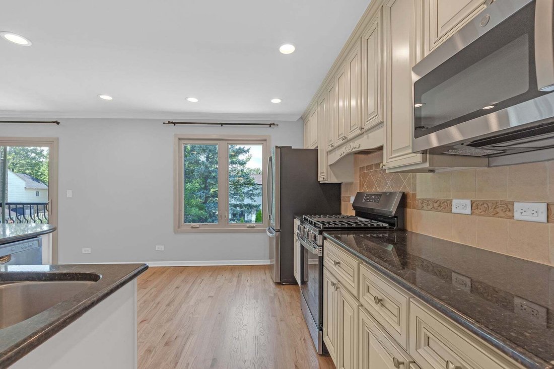 House in Buffalo Grove, Illinois, United States 5 - 18562541
