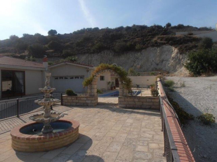 Bungalow in Foinikaria, Limassol, Cyprus 5 - 13004823
