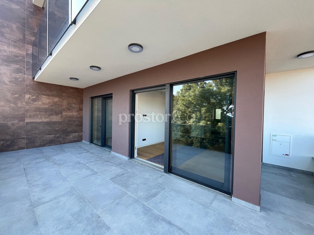 Apartment in Mjesni odbor Kantrida, Grad Rijeka, Primorje-Gorski Kotar County 2 - 18560369
