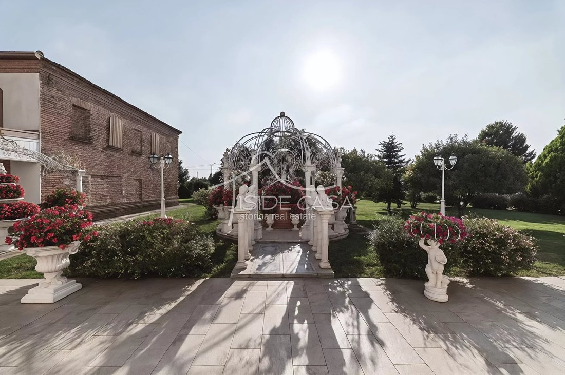 Bagnolo San Vito, Lombardy, Italy 5 - 18559810