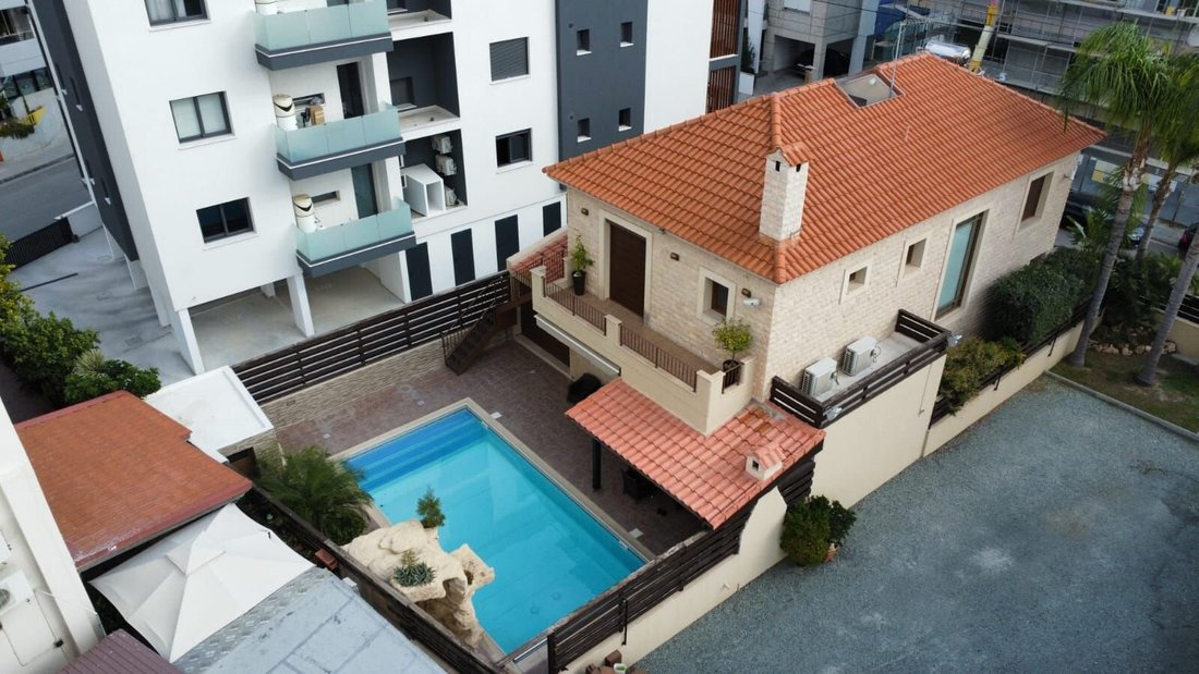 Villa in Kato Polemidia, Limassol, Cyprus 1 - 14403702
